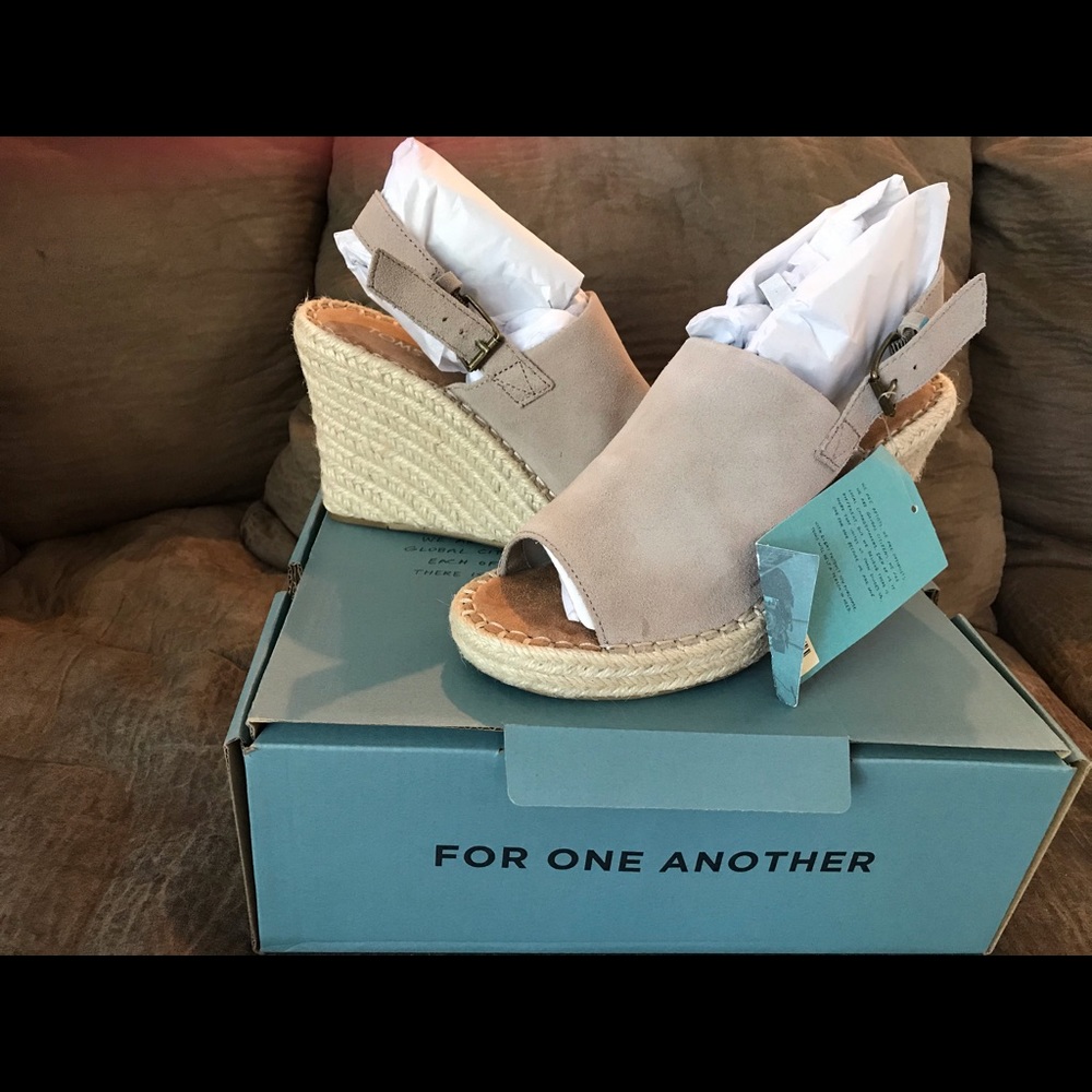 Authentic Tom’s Monica Wedges size 7